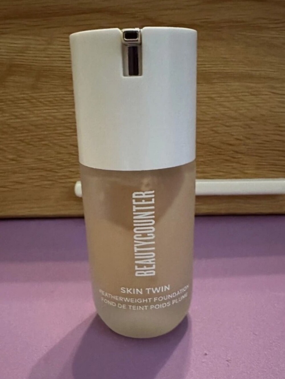NIB BeautyCounter Skin Twin Featherweight Foundation Light 240